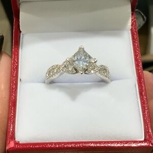 ♦️SOLD♦️1.55 Carat Center Stone Natural Diamond with 1-Carat Accent Dia,14k